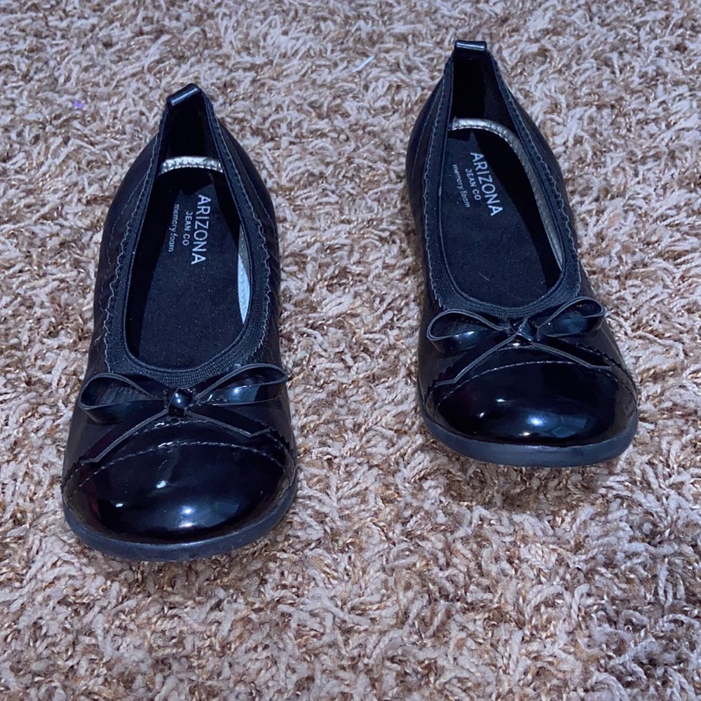 Girls Slip on Dress Shoes size 13.  Excellent shape.   Never worn outside.